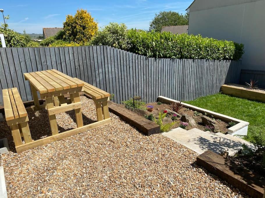 Stylish 3 Bed Home With Allocated Parking For 2 Liskeard Εξωτερικό φωτογραφία