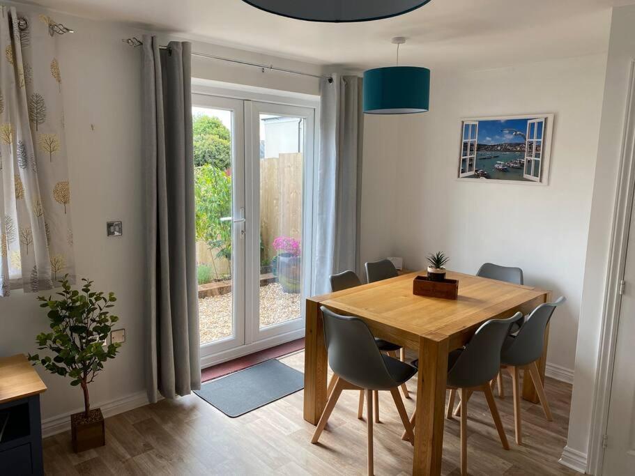 Stylish 3 Bed Home With Allocated Parking For 2 Liskeard Εξωτερικό φωτογραφία