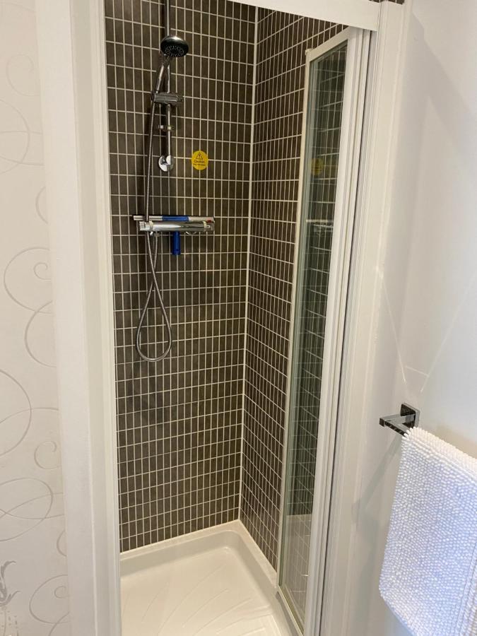 Stylish 3 Bed Home With Allocated Parking For 2 Liskeard Εξωτερικό φωτογραφία